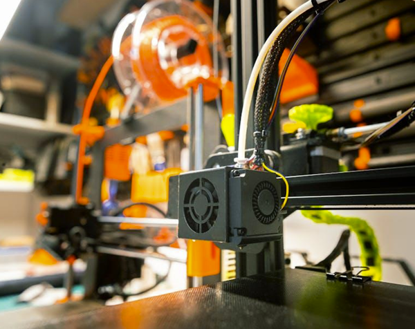 Nouveaux tarifs sur les imprimantes 3D chez LABSud :                       de 4€ à 1€ l&rsquo;heure ! 💥